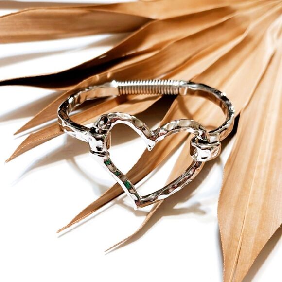 Silver heart bangle S413 - Picture 1 of 3